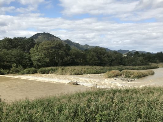 皆瀬川